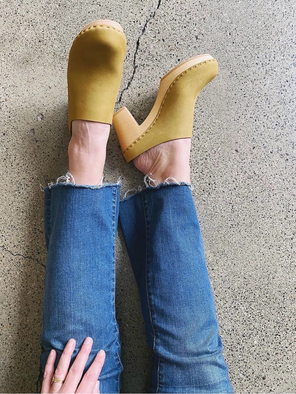 Bryr Mustard Yellow Leather Clog Mule - Picture 3 of 4
